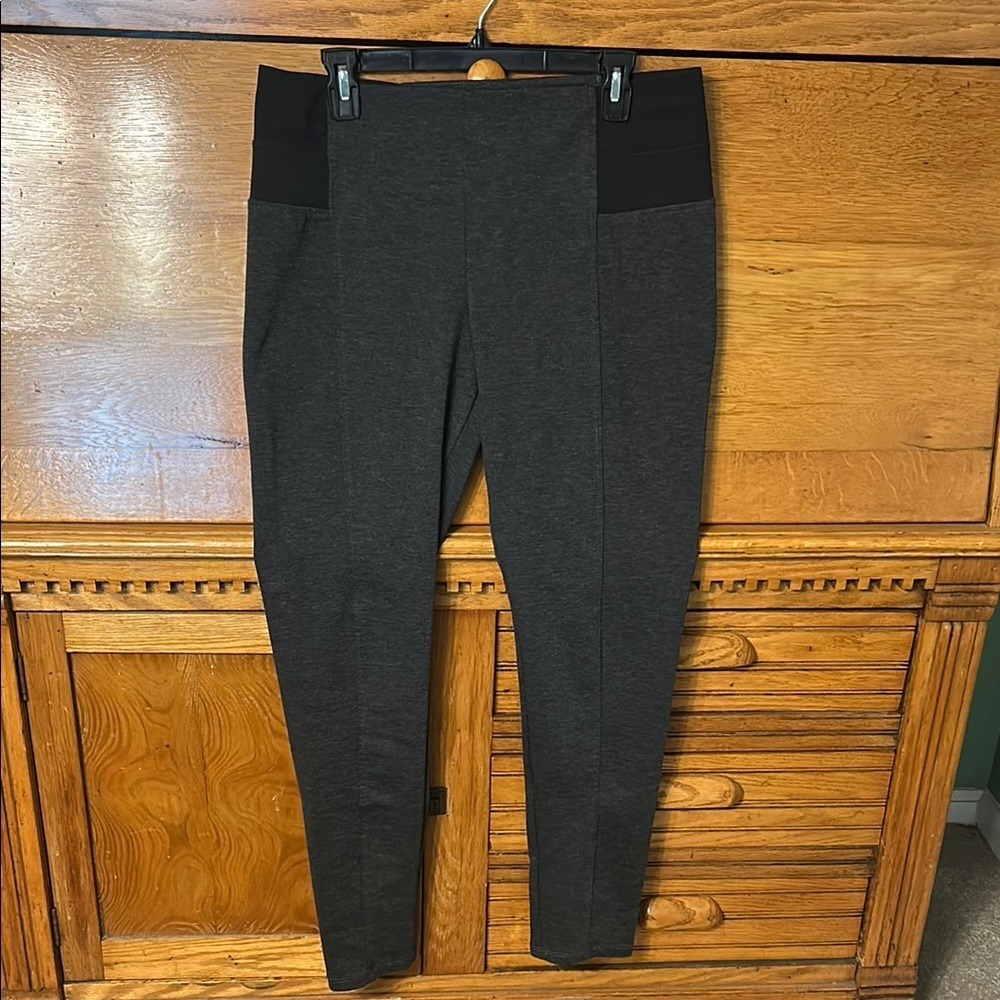 Simply Vera Wang‎ Corporate Goth Gray Heathered High Rise Leggings Seamed Front